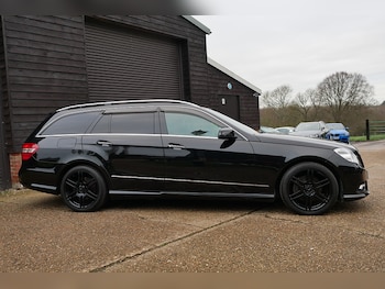 Used Mercedes-Benz E Class 2010 for sale - 77220178: Photo