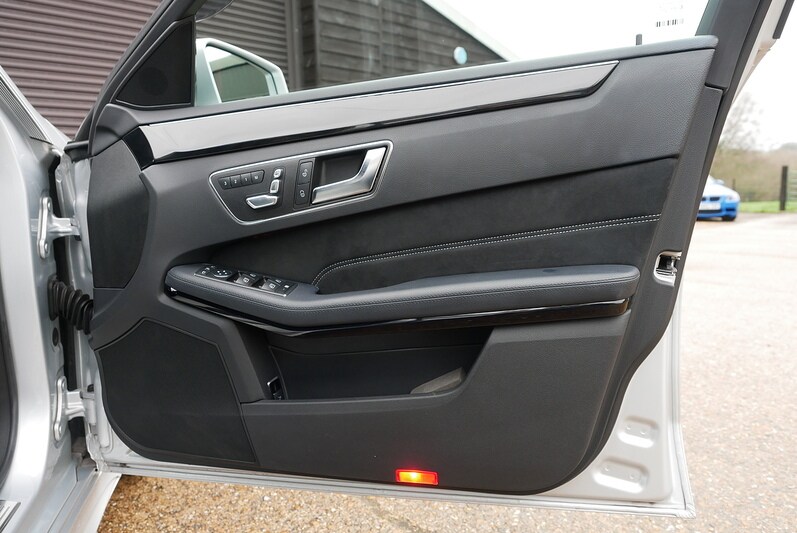 Used Mercedes-Benz E Class for sale - 77186640: Photo 32