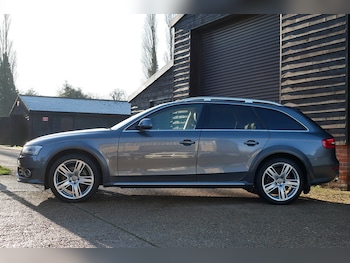 Used MINI Hatch 2022 for sale - 77213124: Photo