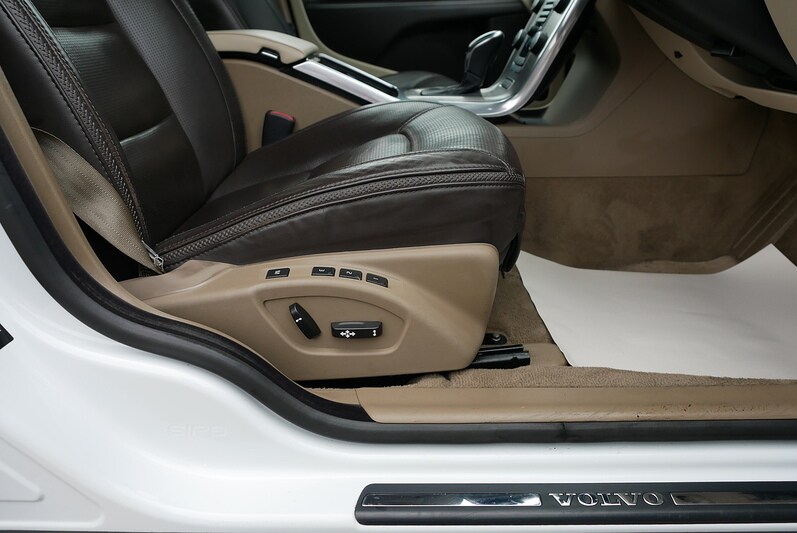 Used Volvo XC70 for sale - 77186638: Photo 32