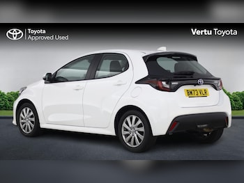 Used Toyota Yaris 2024 for sale - 78502331: Photo