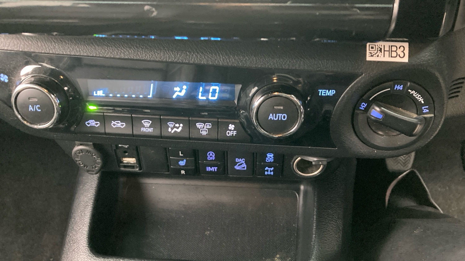 Used Toyota Hilux 2021 for sale - 76262767: Photo 40