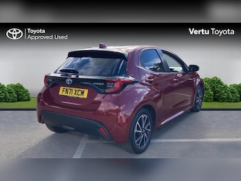 Used Toyota Yaris 2021 for sale - 76115807: Photo 2