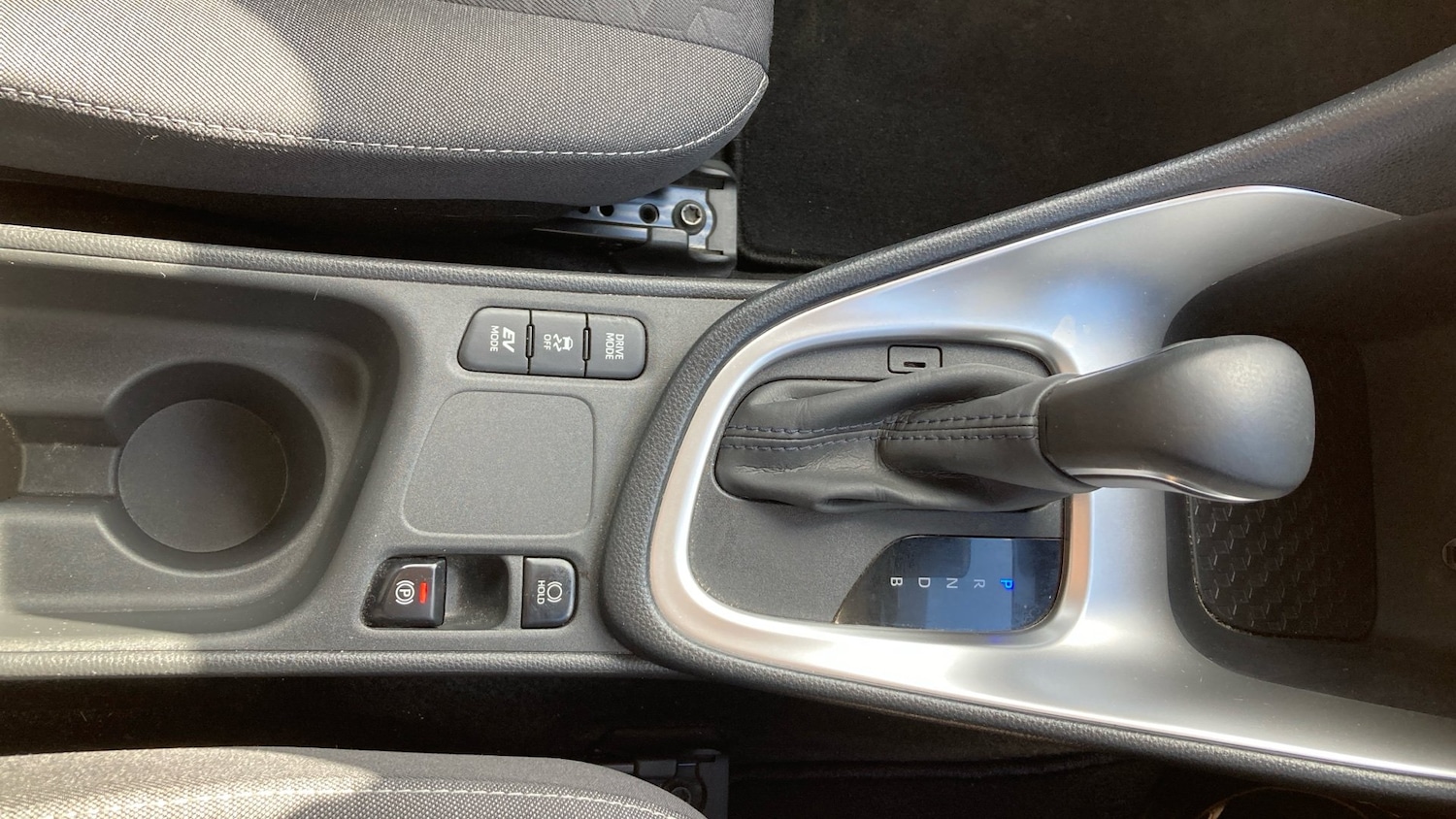Used Toyota Yaris 2021 for sale - 76115807: Photo 32