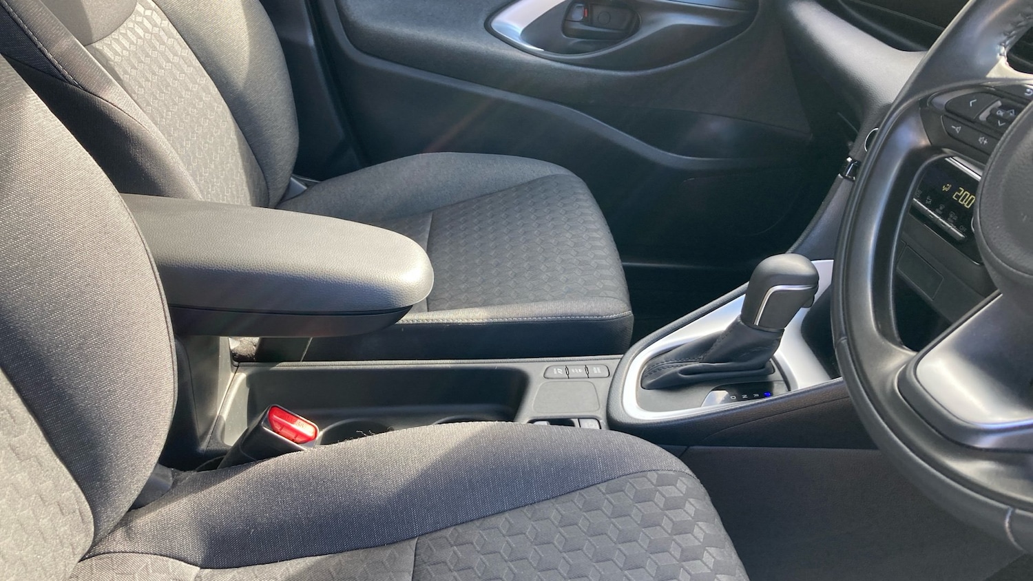 Used Toyota Yaris 2021 for sale - 76115807: Photo 37