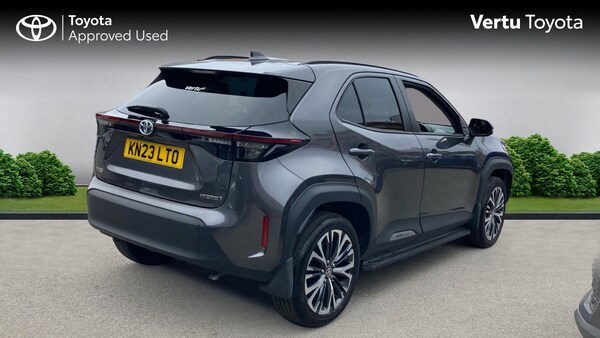Used Toyota Yaris Cross 2023 for sale - 76184317: Photo 2
