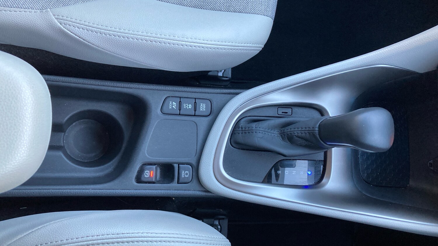 Used Toyota Yaris 2022 for sale - 78081606: Photo 38