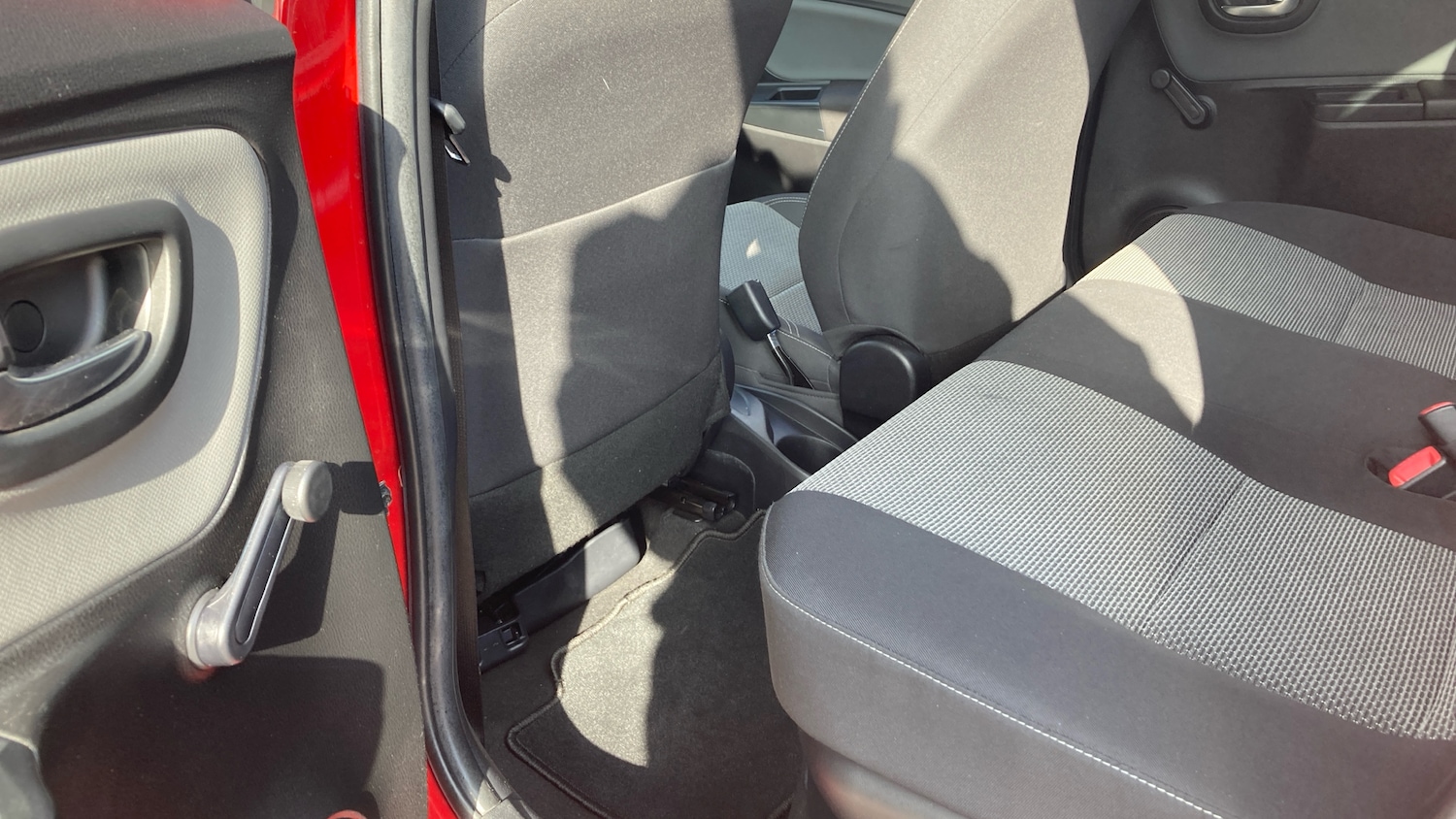 Used Toyota Yaris 2017 for sale - 78139465: Photo 15