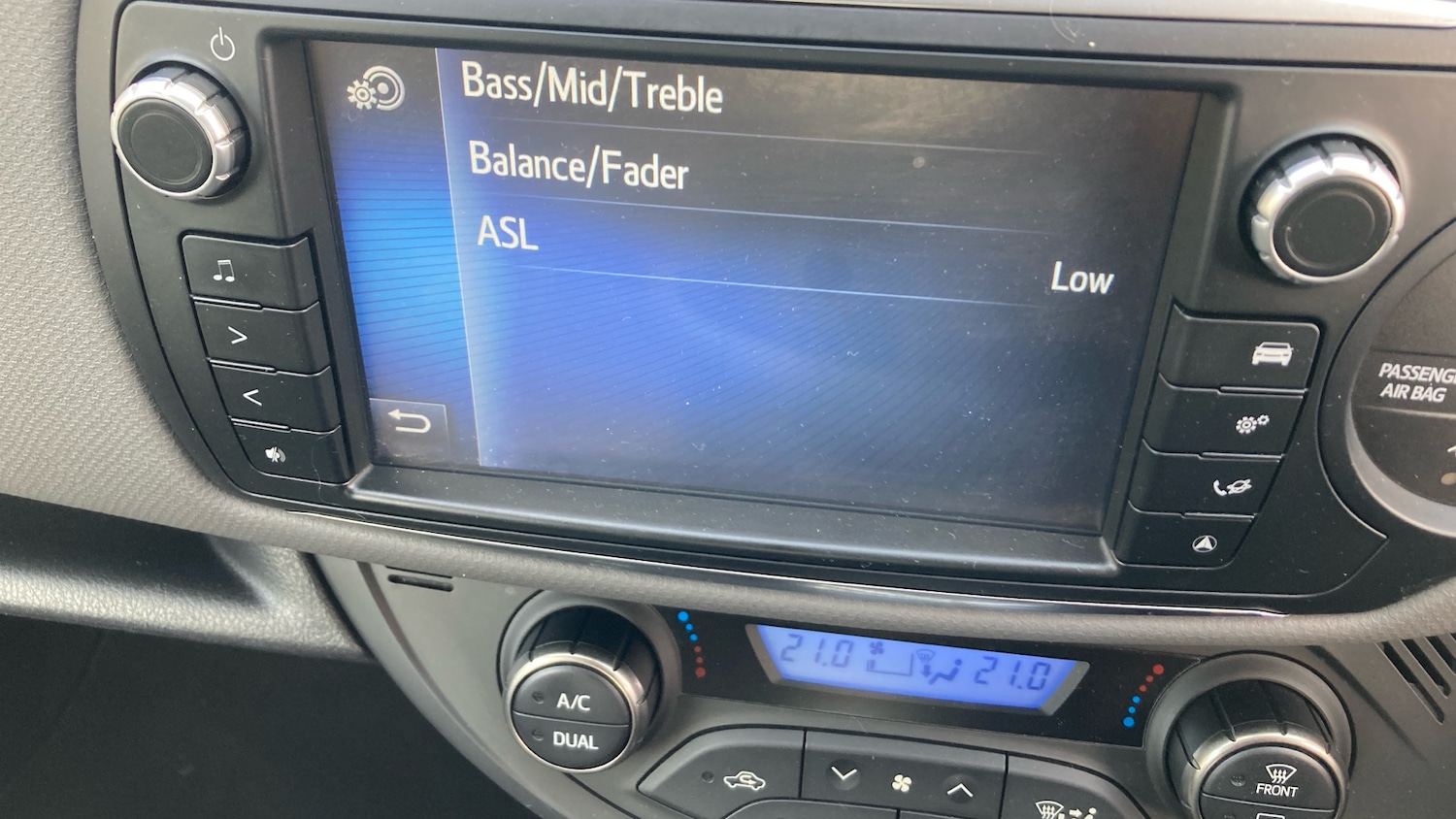 Used Toyota Yaris 2017 for sale - 78139465: Photo 36