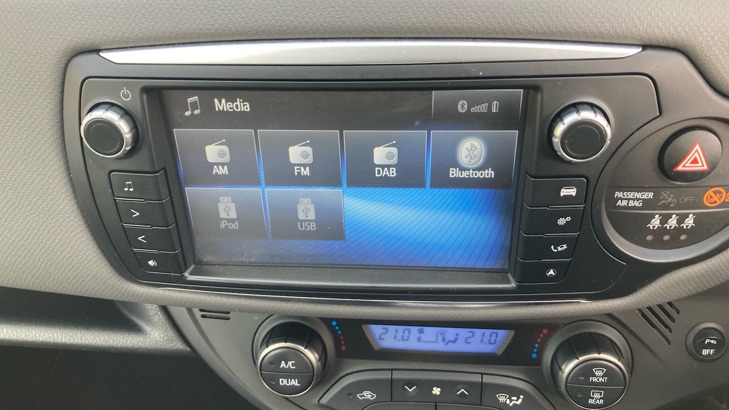 Used Toyota Yaris 2017 for sale - 78139465: Photo 38