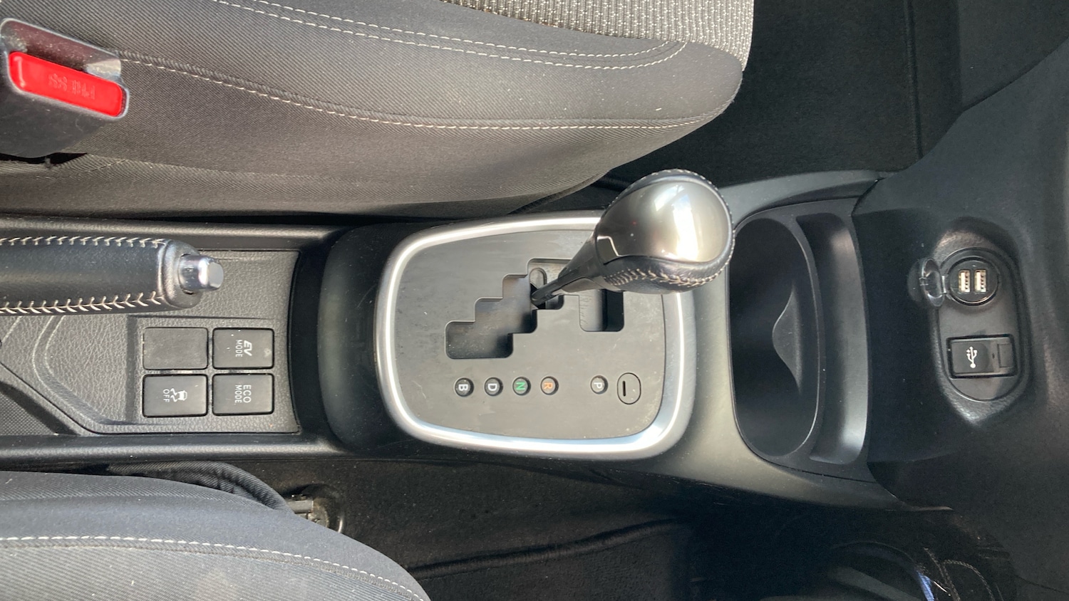 Used Toyota Yaris 2017 for sale - 78139465: Photo 40