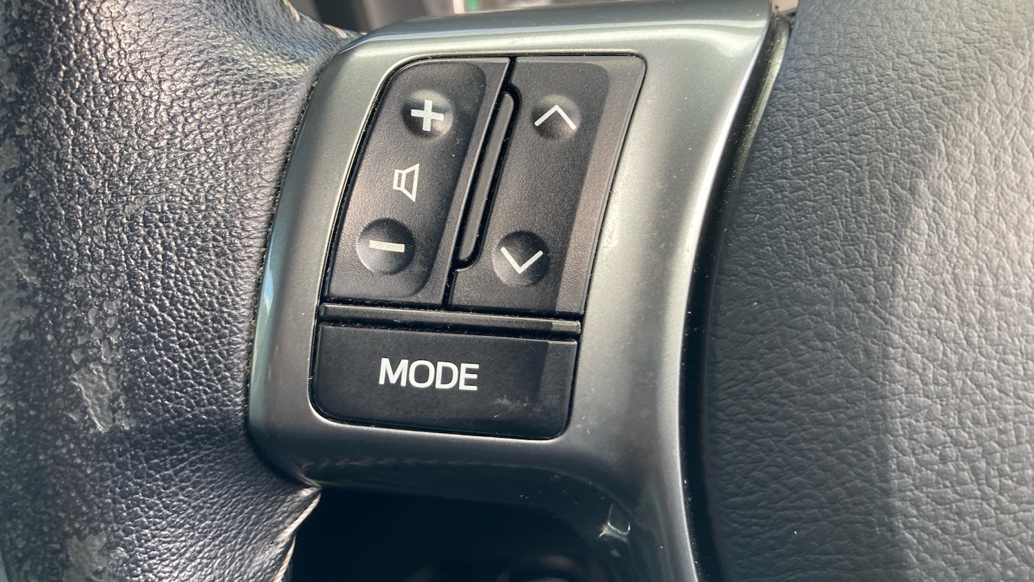 Used Toyota Yaris 2017 for sale - 78139465: Photo 41