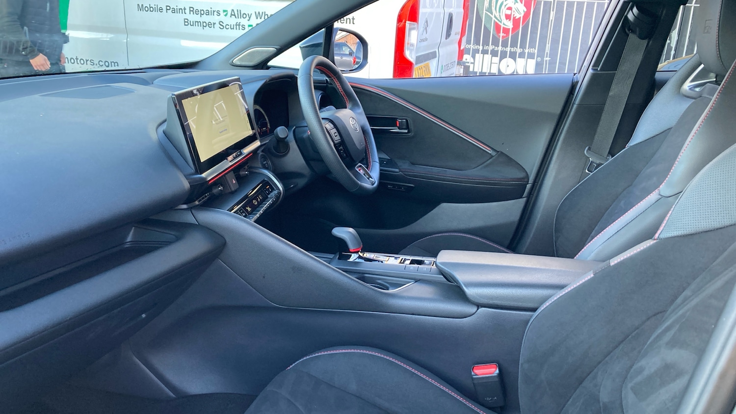 Used Toyota C-HR 2024 for sale - 77062012: Photo 10