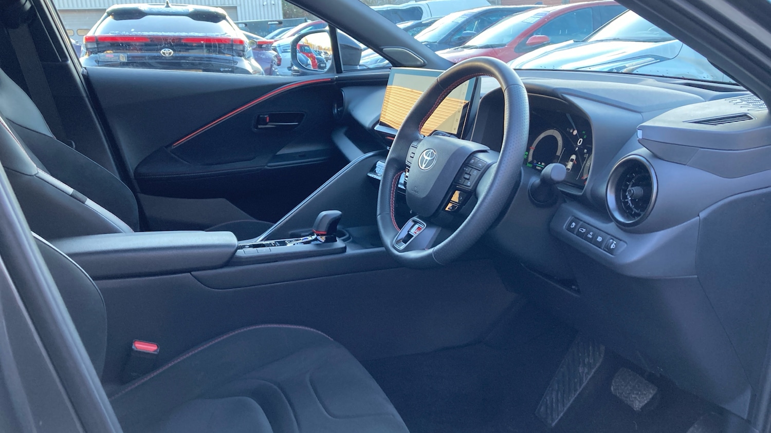 Used Toyota C-HR 2024 for sale - 77062012: Photo 11