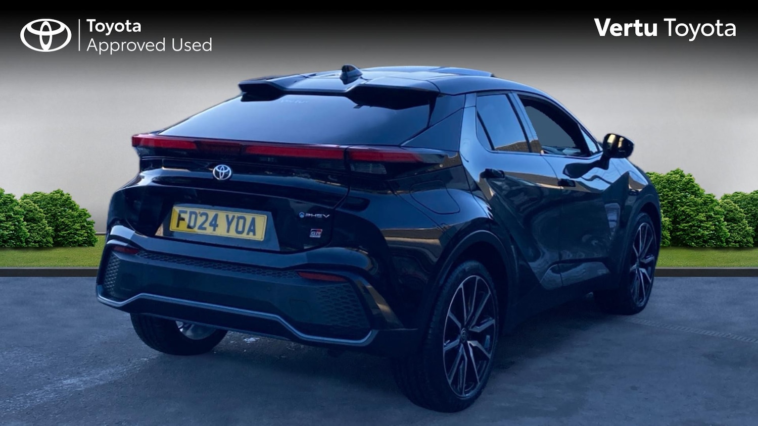 Used Toyota C-HR 2024 for sale - 77062012: Photo 2