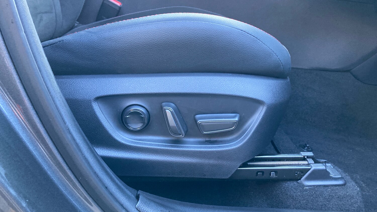 Used Toyota C-HR 2024 for sale - 77062012: Photo 36