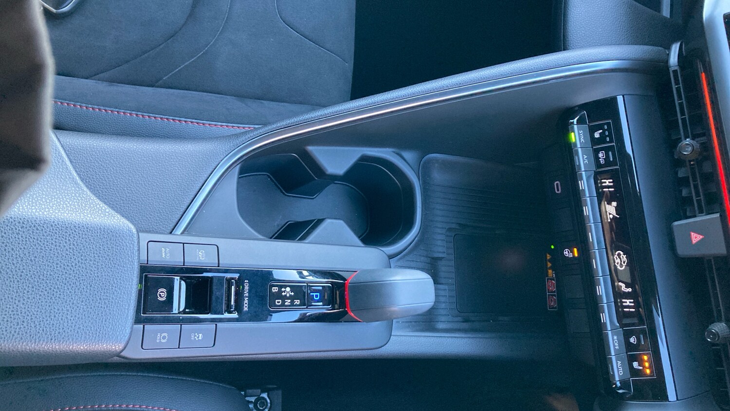 Used Toyota C-HR 2024 for sale - 77062012: Photo 39