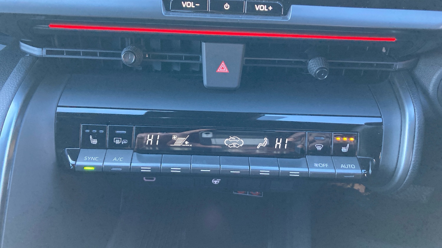 Used Toyota C-HR 2024 for sale - 77062012: Photo 40