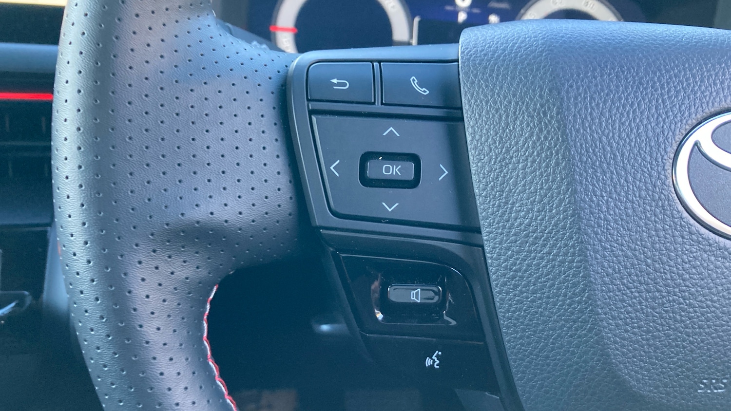 Used Toyota C-HR 2024 for sale - 77062012: Photo 41