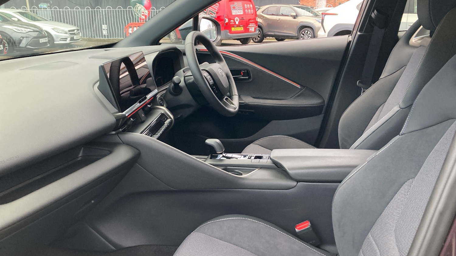 Used Toyota C-HR 2025 for sale - 77790725: Photo 10