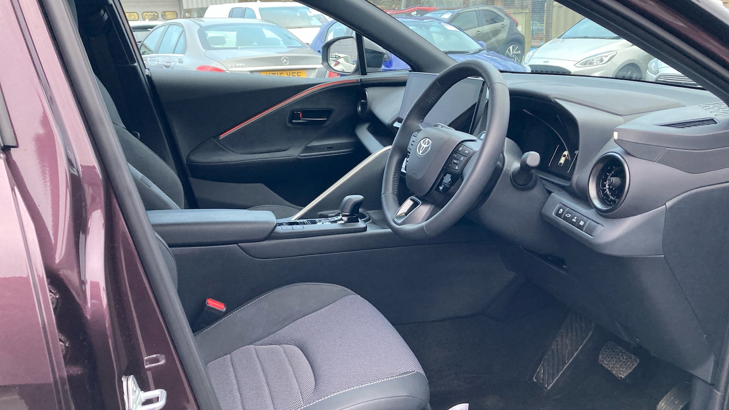 Used Toyota C-HR 2025 for sale - 77790725: Photo 11