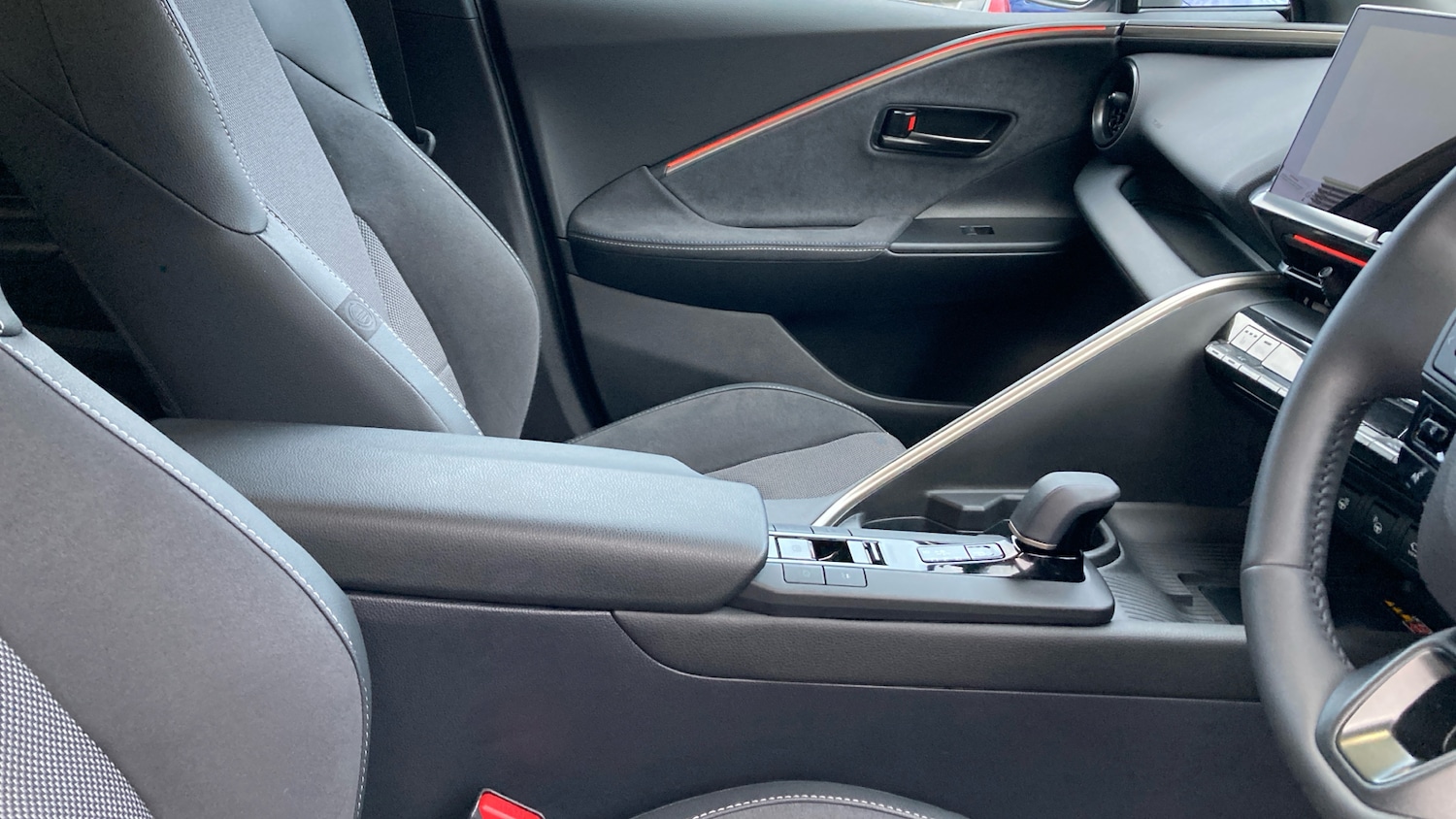 Used Toyota C-HR 2025 for sale - 77790725: Photo 33