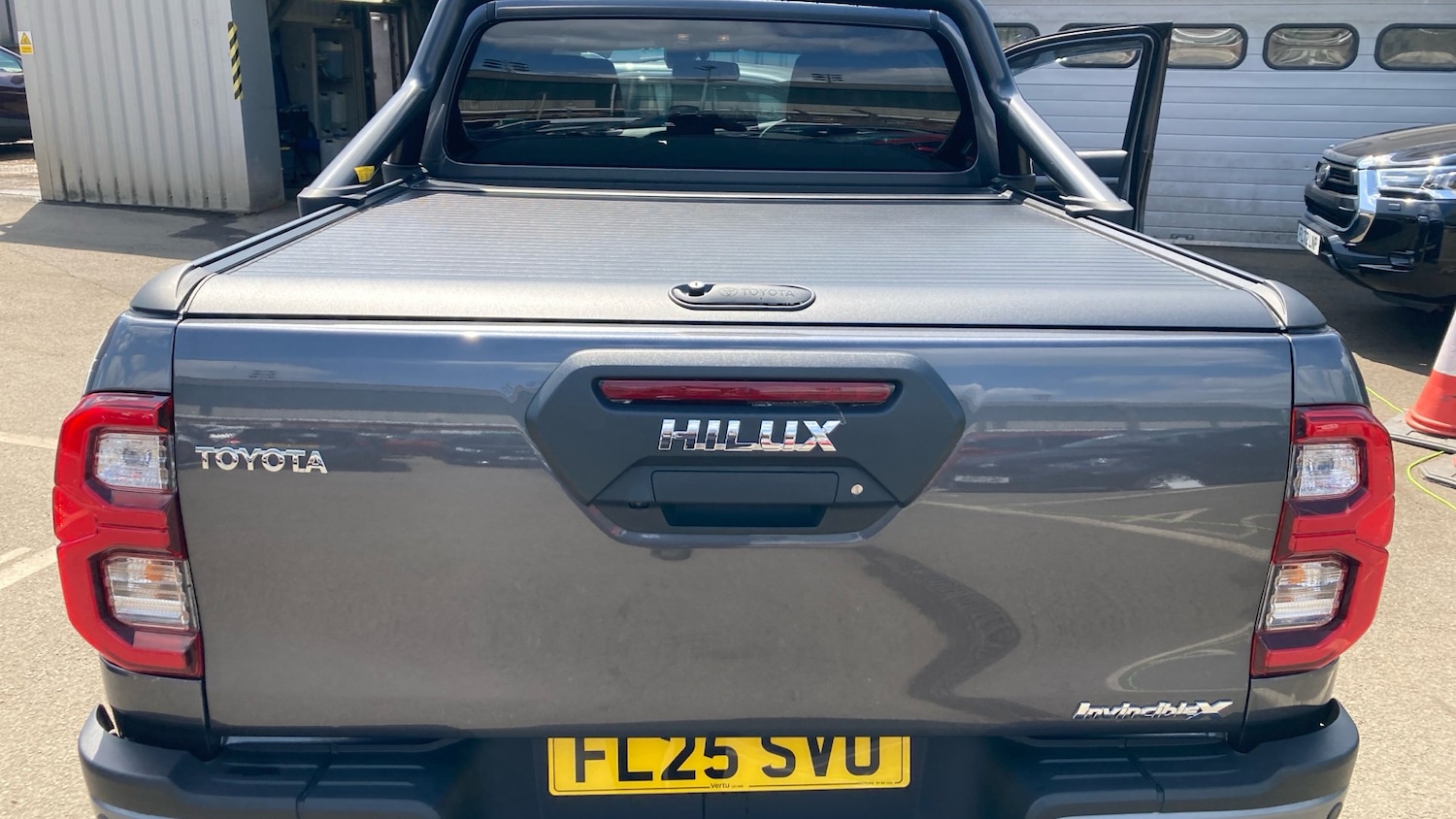 Used Toyota Hilux 2025 for sale - 76948189: Photo 14