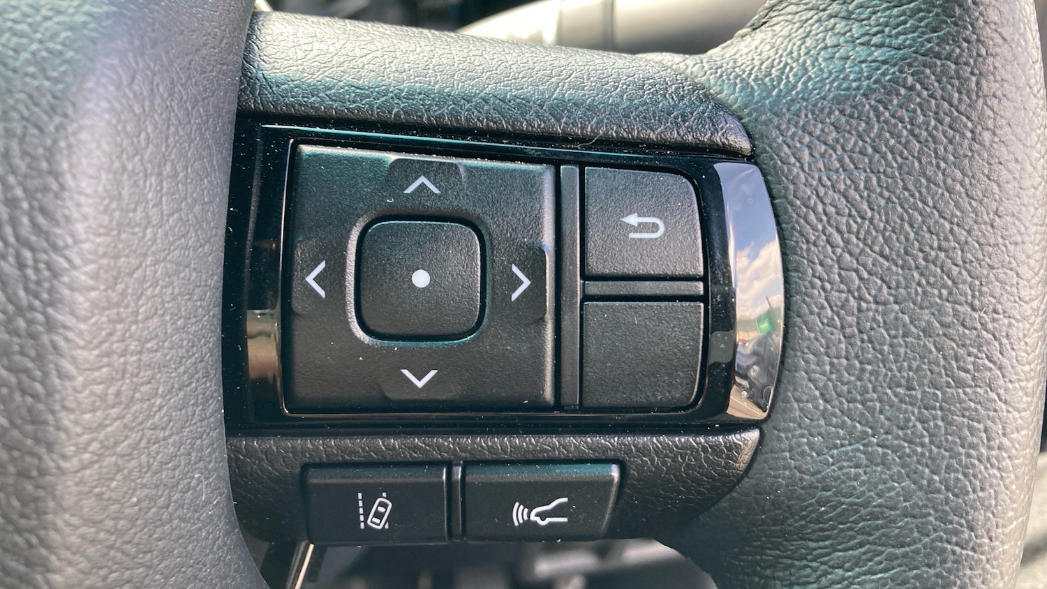 Used Toyota Hilux 2025 for sale - 76948189: Photo 34