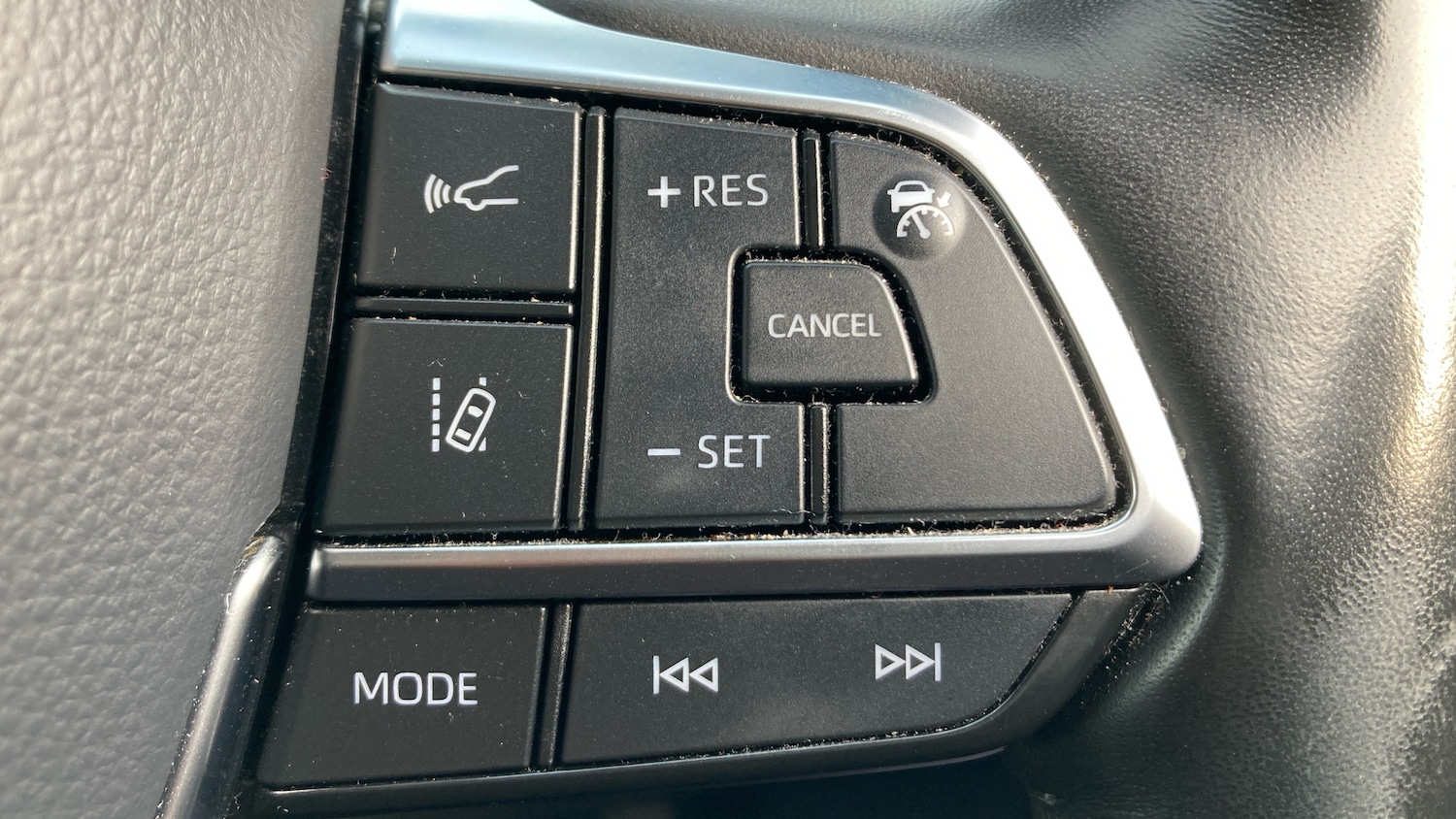 Used Toyota Highlander 2021 for sale - 76640763: Photo 33