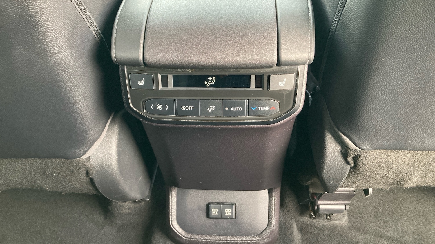 Used Toyota Highlander 2021 for sale - 76640763: Photo 39