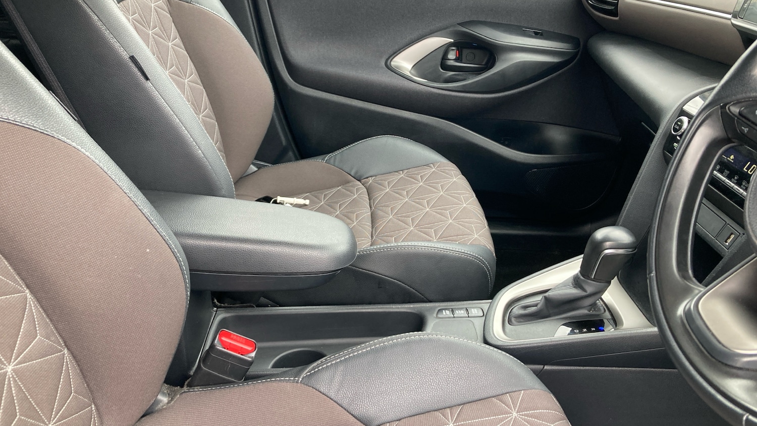 Used Toyota Yaris Cross 2023 for sale - 78010926: Photo 32