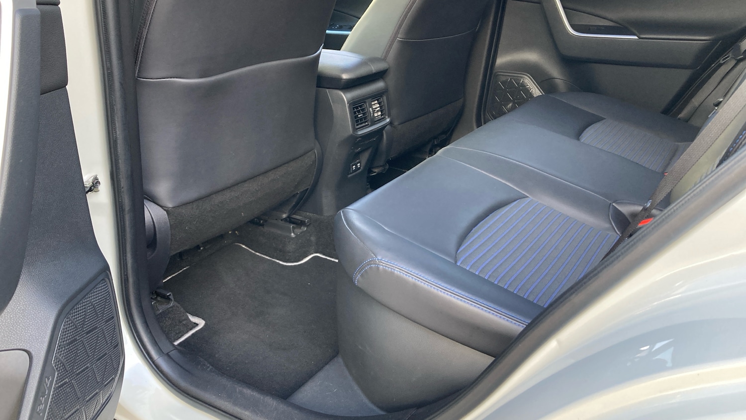 Used Toyota RAV4 2019 for sale - 77951393: Photo 13