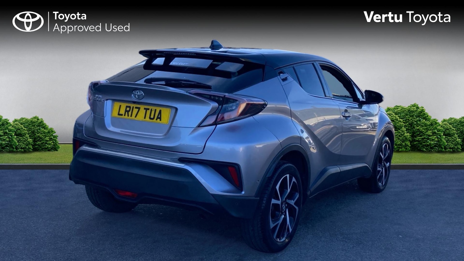 Used Toyota C-HR 2017 for sale - 77618824: Photo 2