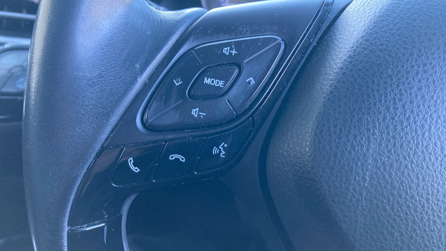 Used Toyota C-HR 2017 for sale - 77618824: Photo 37