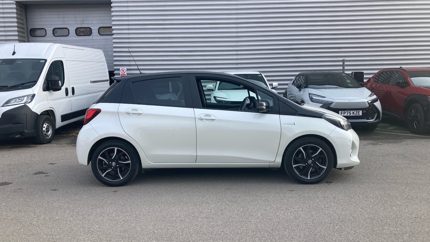 Used Toyota Yaris 2016 for sale - 77983571: Photo 16