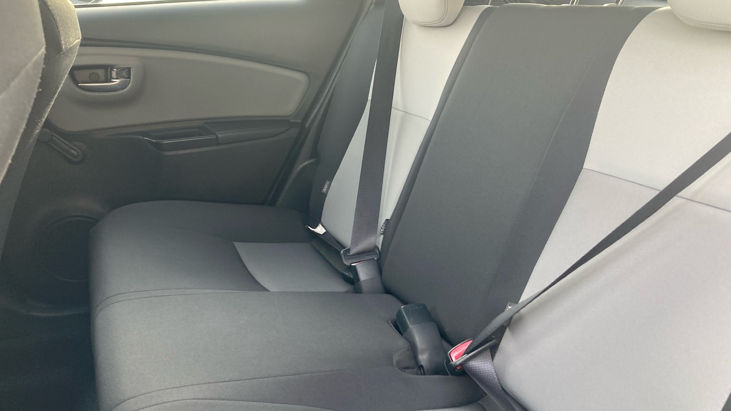 Used Toyota Yaris 2016 for sale - 77983571: Photo 21