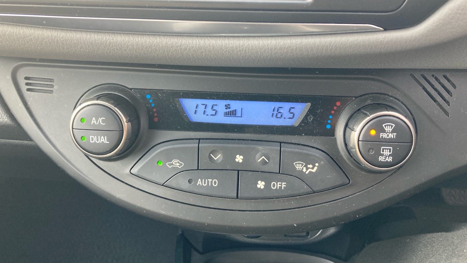 Used Toyota Yaris 2016 for sale - 77983571: Photo 36