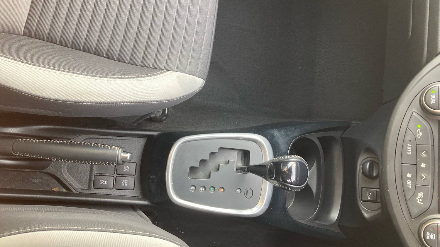 Used Toyota Yaris 2016 for sale - 77983571: Photo 37