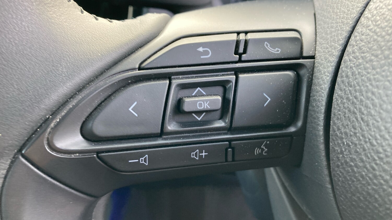 Used Toyota Aygo X 2023 for sale - 76640826: Photo 37