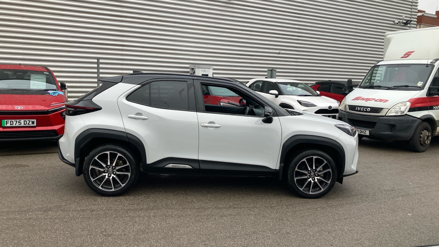 Used Toyota Yaris Cross 2023 for sale - 77311296: Photo 16