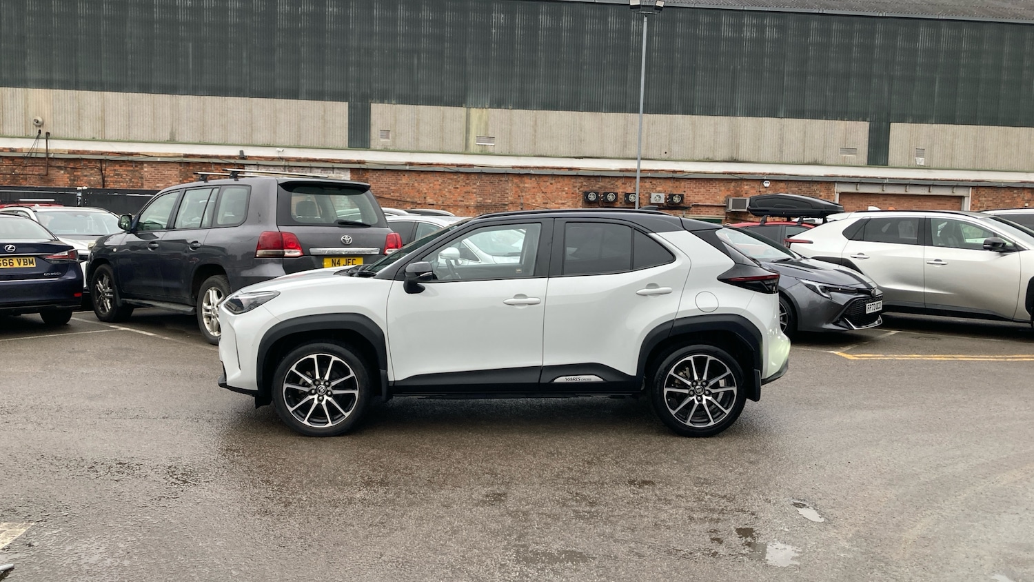 Used Toyota Yaris Cross 2023 for sale - 77311296: Photo 17