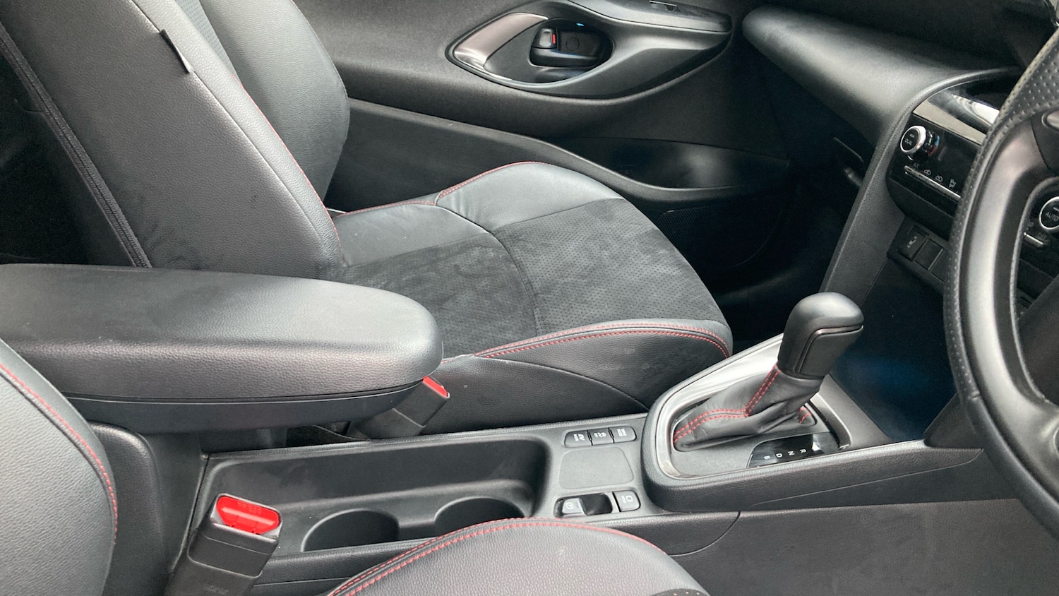 Used Toyota Yaris Cross 2023 for sale - 77311296: Photo 34