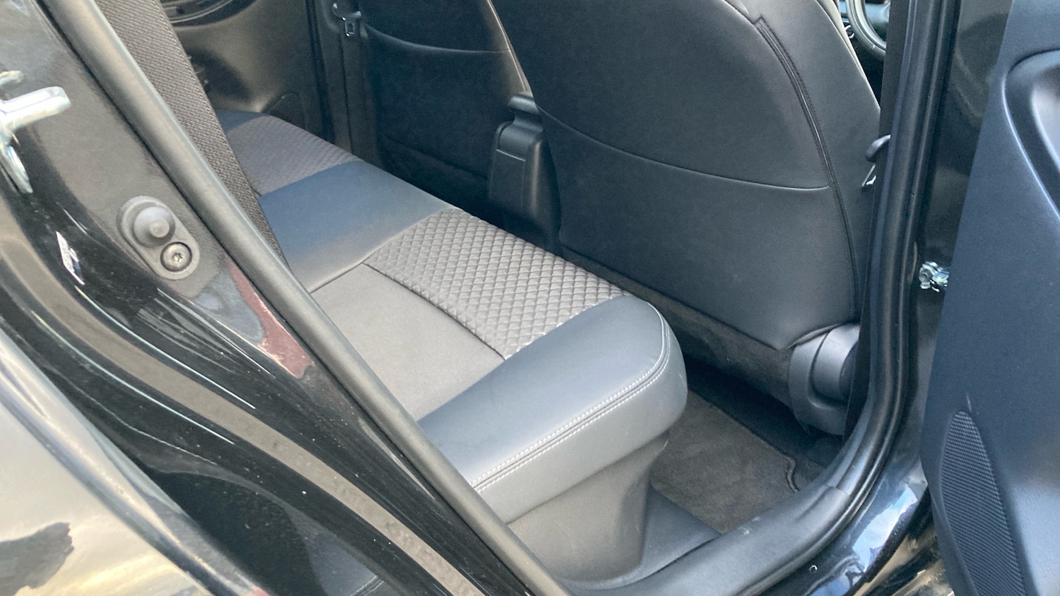 Used Toyota Yaris 2025 for sale - 76979723: Photo 12