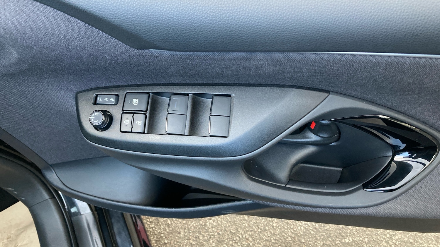 Used Toyota Yaris 2025 for sale - 76979723: Photo 30