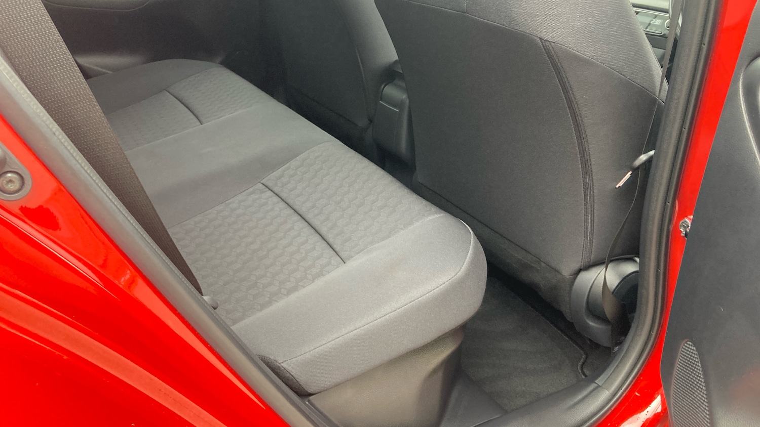 Used Toyota Yaris 2022 for sale - 76104605: Photo 12