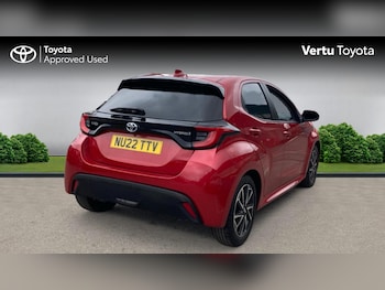 Used Toyota Yaris 2022 for sale - 76104605: Photo 2