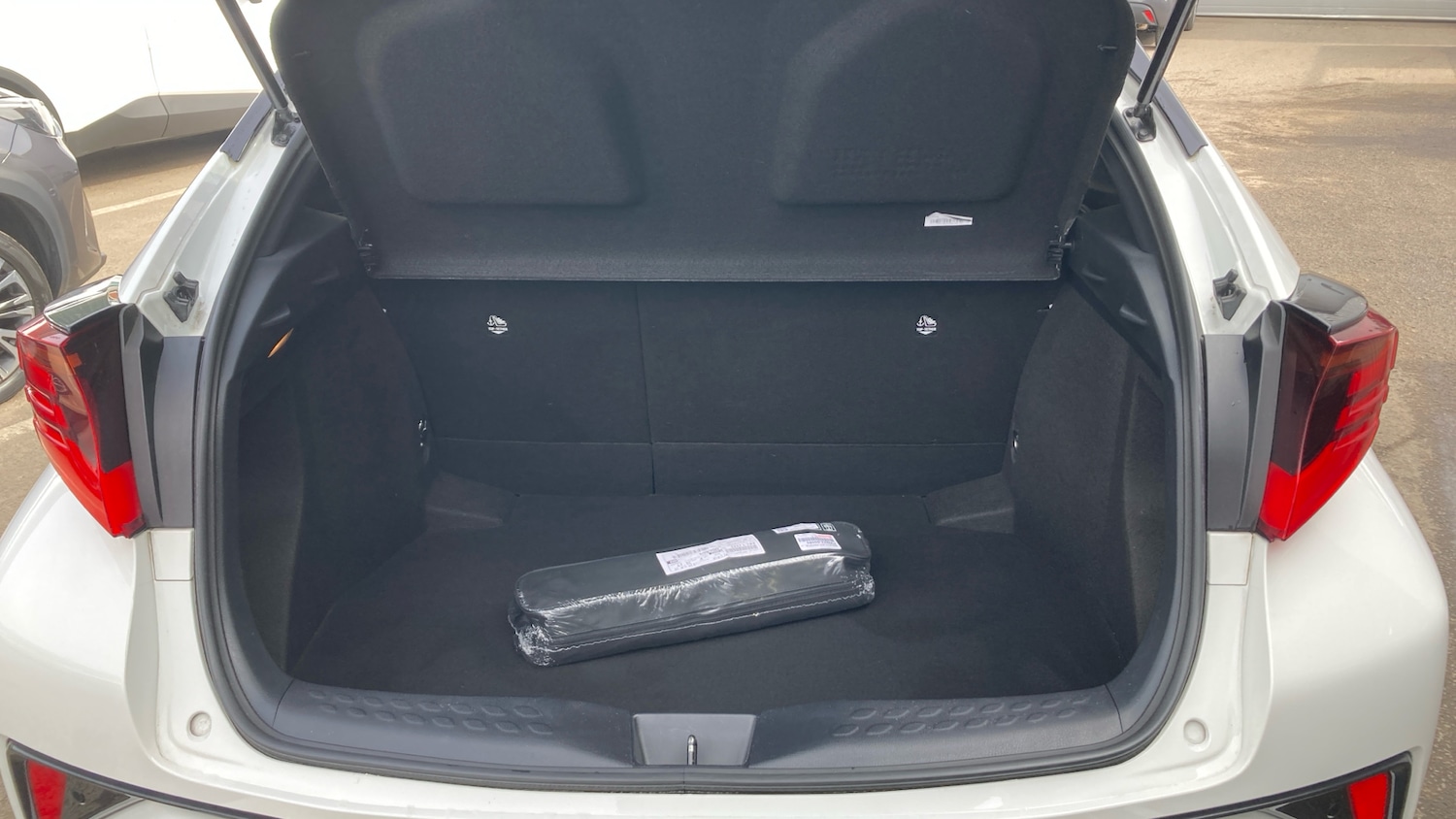 Used Toyota C-HR 2023 for sale - 78081604: Photo 14