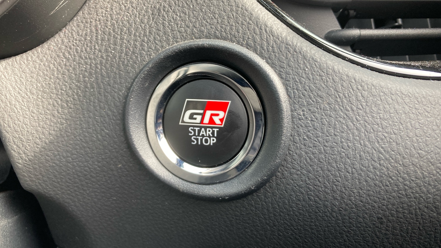 Used Toyota C-HR 2023 for sale - 78081604: Photo 36