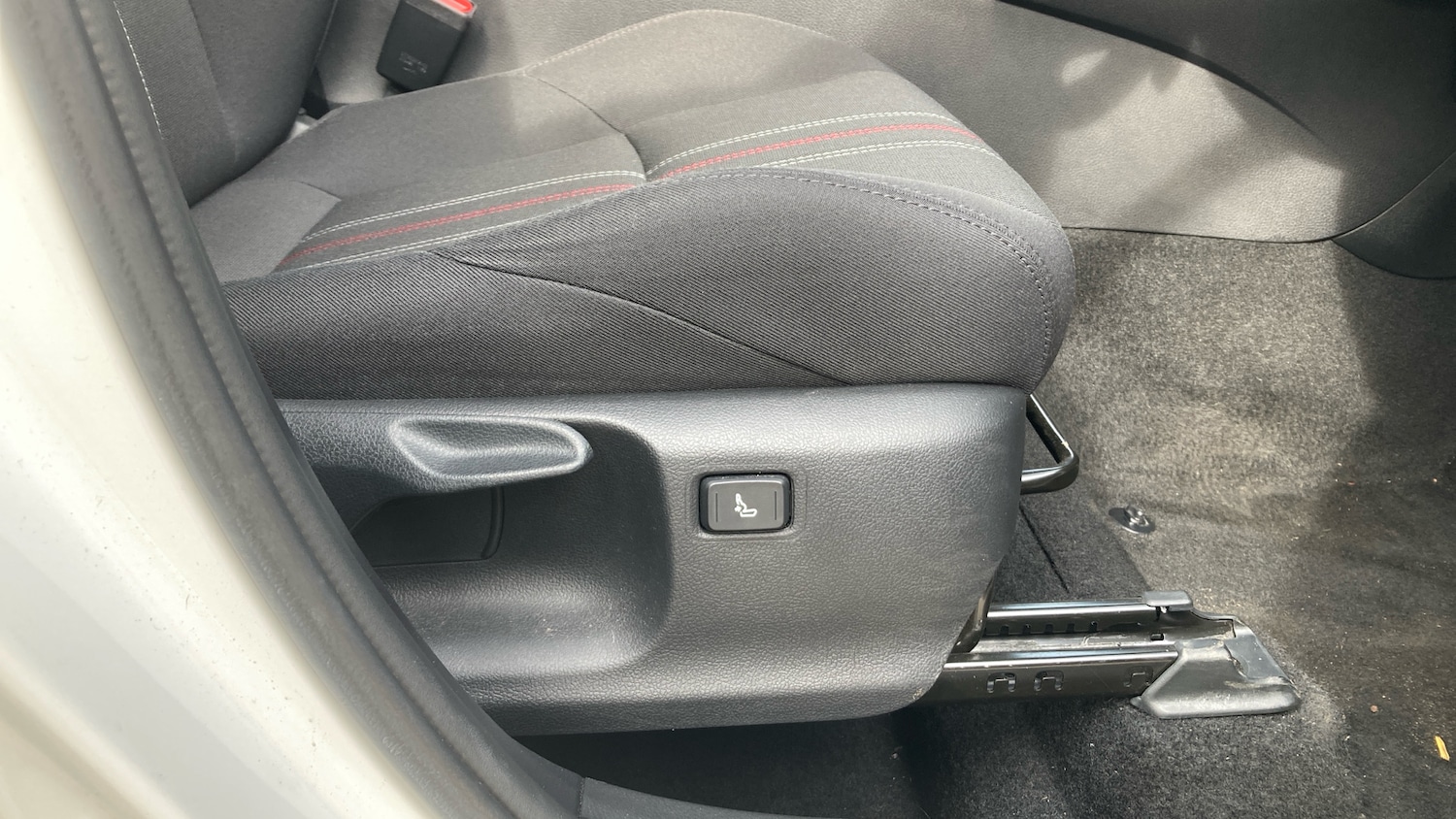 Used Toyota C-HR 2023 for sale - 78081604: Photo 40