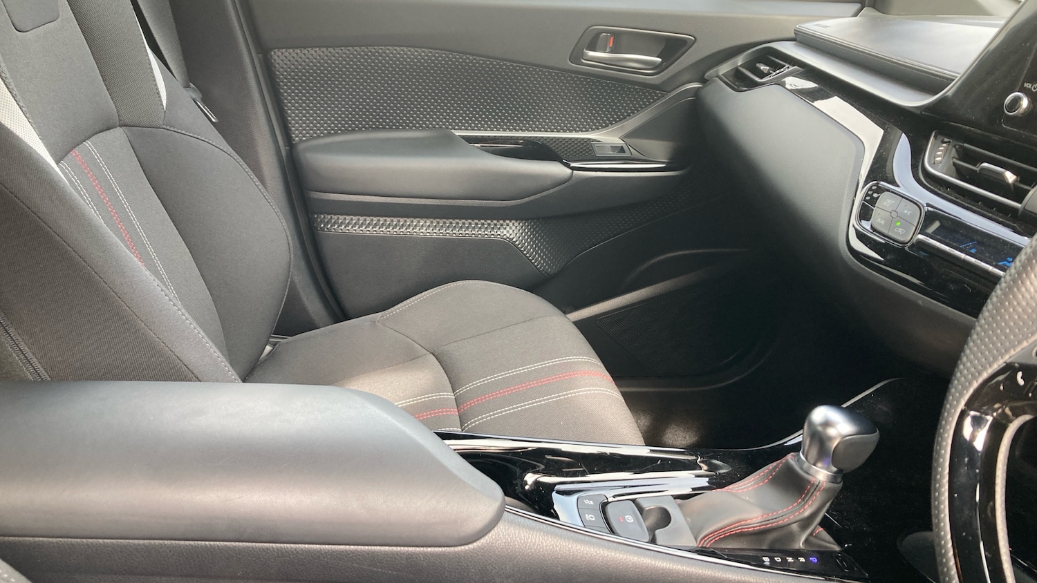 Used Toyota C-HR 2023 for sale - 78081604: Photo 41